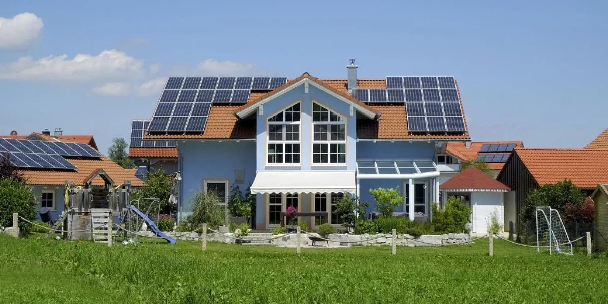 homeowners-with-solar-systems.png homeowners-with-solar-systems.png