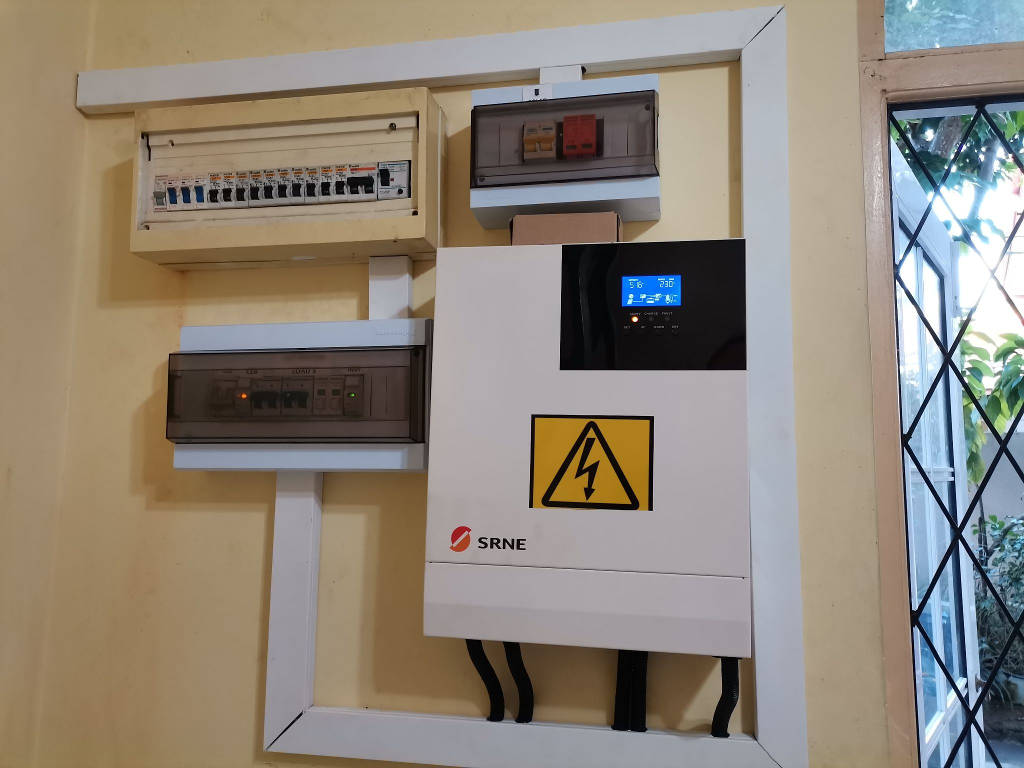 islanding-effect-protection-and-mppt.png islanding-effect-protection-and-mppt.png