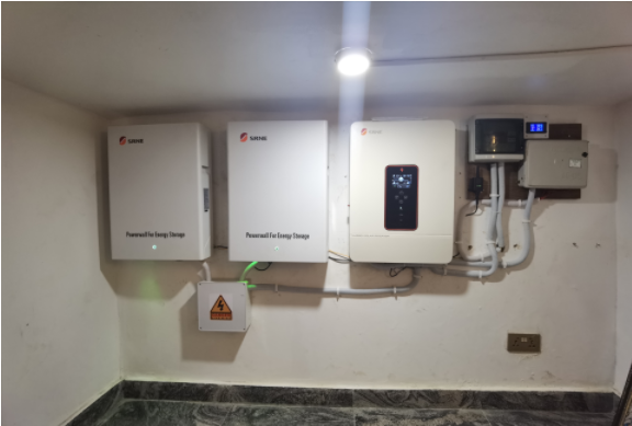 Solar Inverter.jpg Solar Inverter.jpg