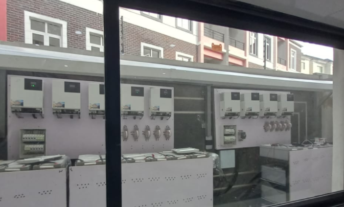 Three Phase Low Voltage Hybrid Inverter.png Three Phase Low Voltage Hybrid Inverter.png