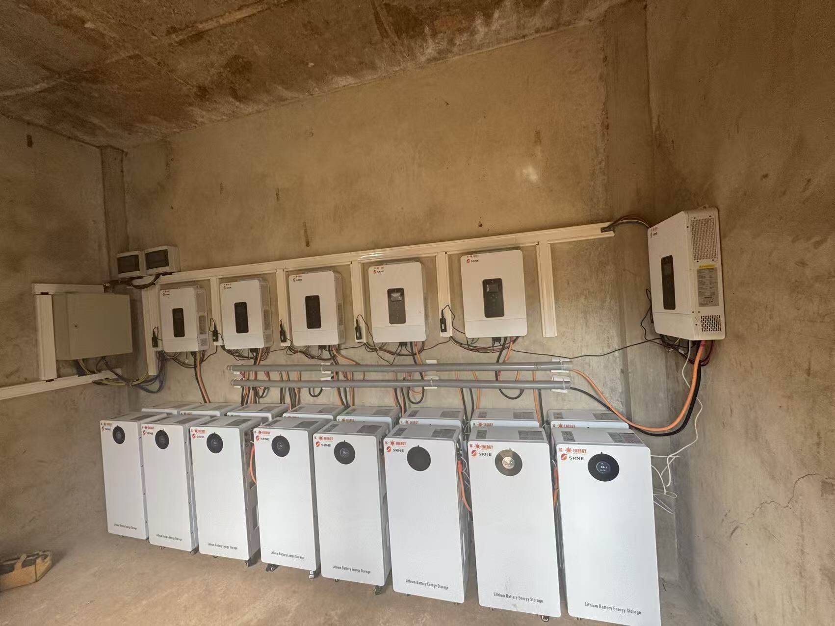 SRNE solar inverter 60kW+256kWh.jpg SRNE solar inverter 60kW+256kWh.jpg